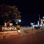 Franco's House 4*
