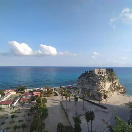 ベッド・アンド・ブレックファスト Franco's House トロペーア