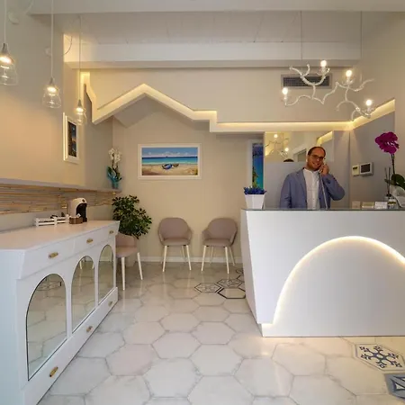 Franco's House 4*