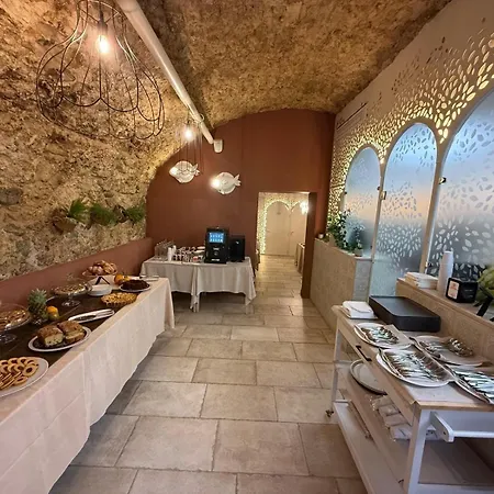 Franco's House 4*