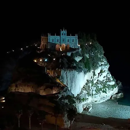 Franco's House Frühstückspension Tropea
