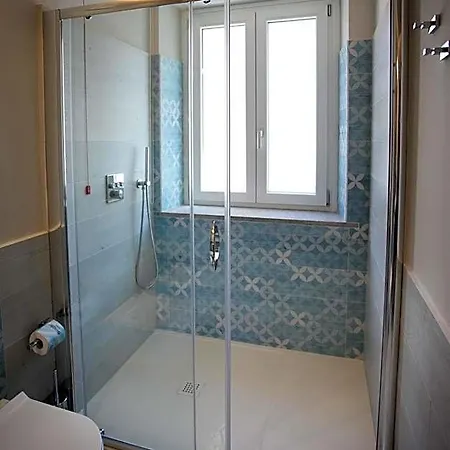 Franco's House 4*