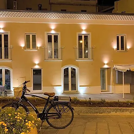 Franco's House Frühstückspension 4*