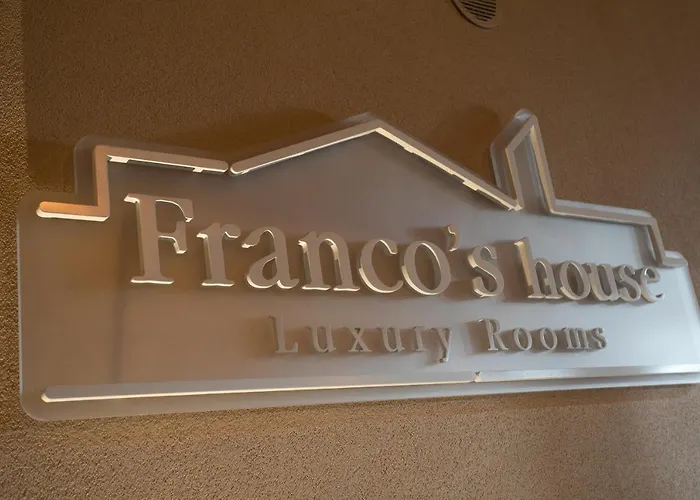 Alojamento de Acomodação e Pequeno-almoço Franco's House 3*