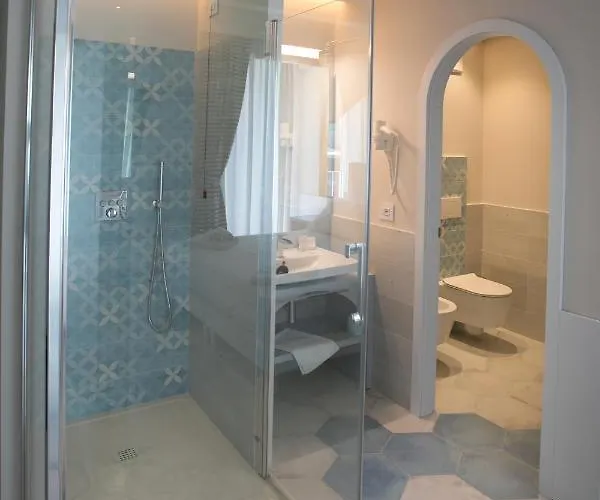 Franco's House Alojamento de Acomodação e Pequeno-almoço Tropea